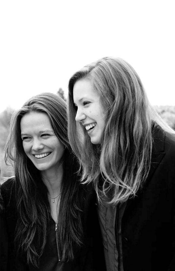 Anastasia Hofmann und Naomi MacKenzie, die Gründerinnen von Kitro, sind Absolventinnen der Hotelfachschule Lausanne.
