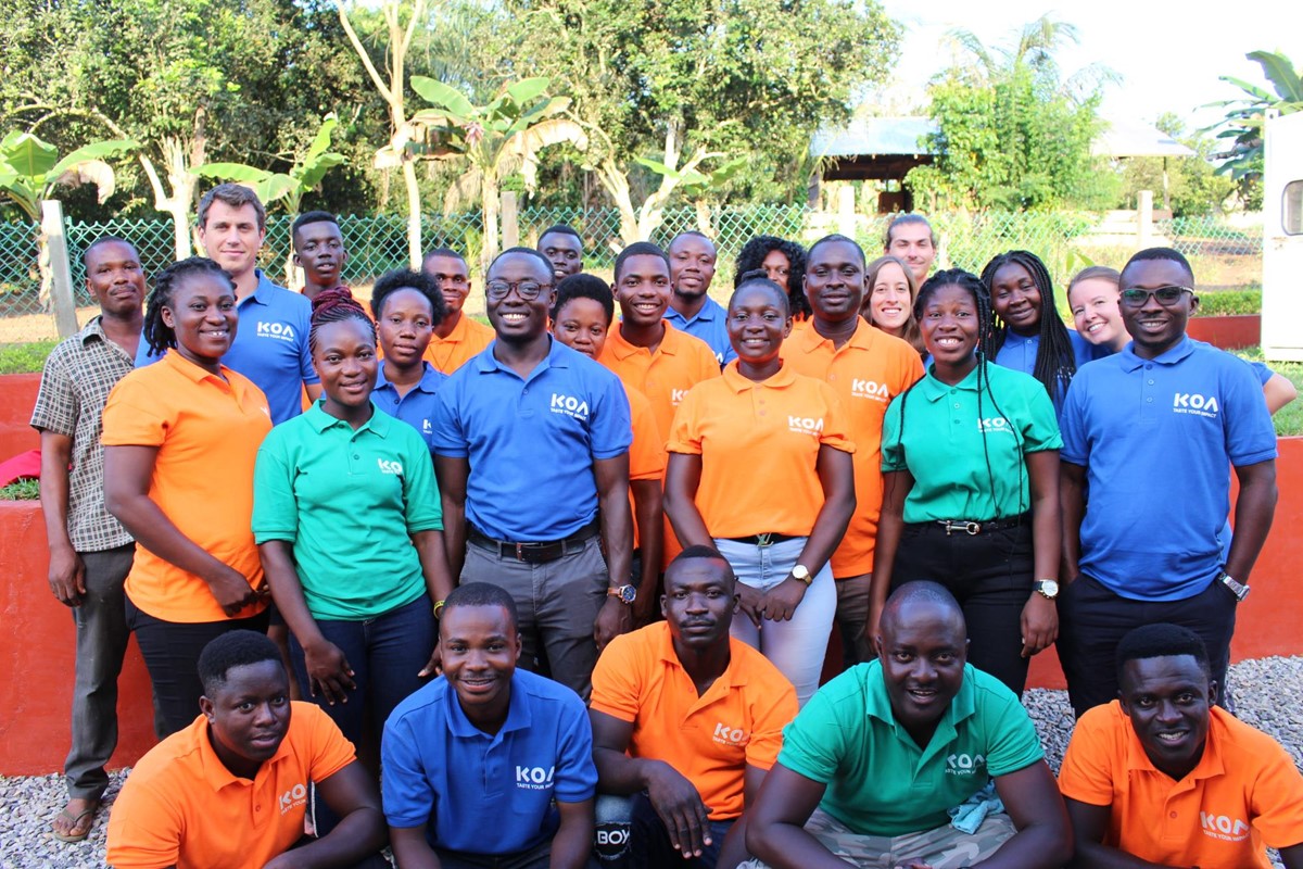 Heute setzen sich 42 Mitarbeiter und Mitarbeiterinnen in Ghana und in der Schweiz für das Wachstum von Koa ein, um die Wertschöpfung in den lokalen Kakaoanbaugebieten anzukurbeln.