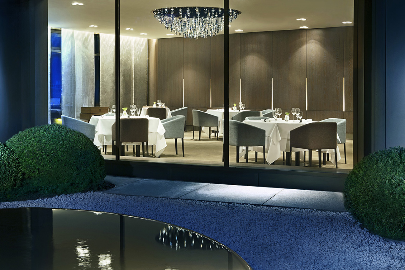 aqua_the-ritz-carlton-wolfsburg_credit-gary-schmid.jpg