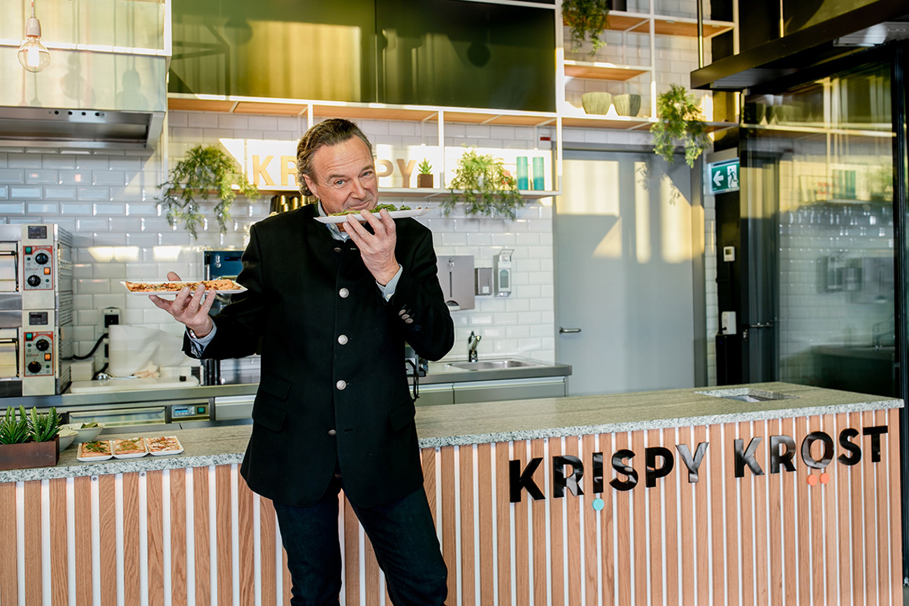 krispy_kroest_opening_8.jpg krispy_kroest_opening_8.jpg