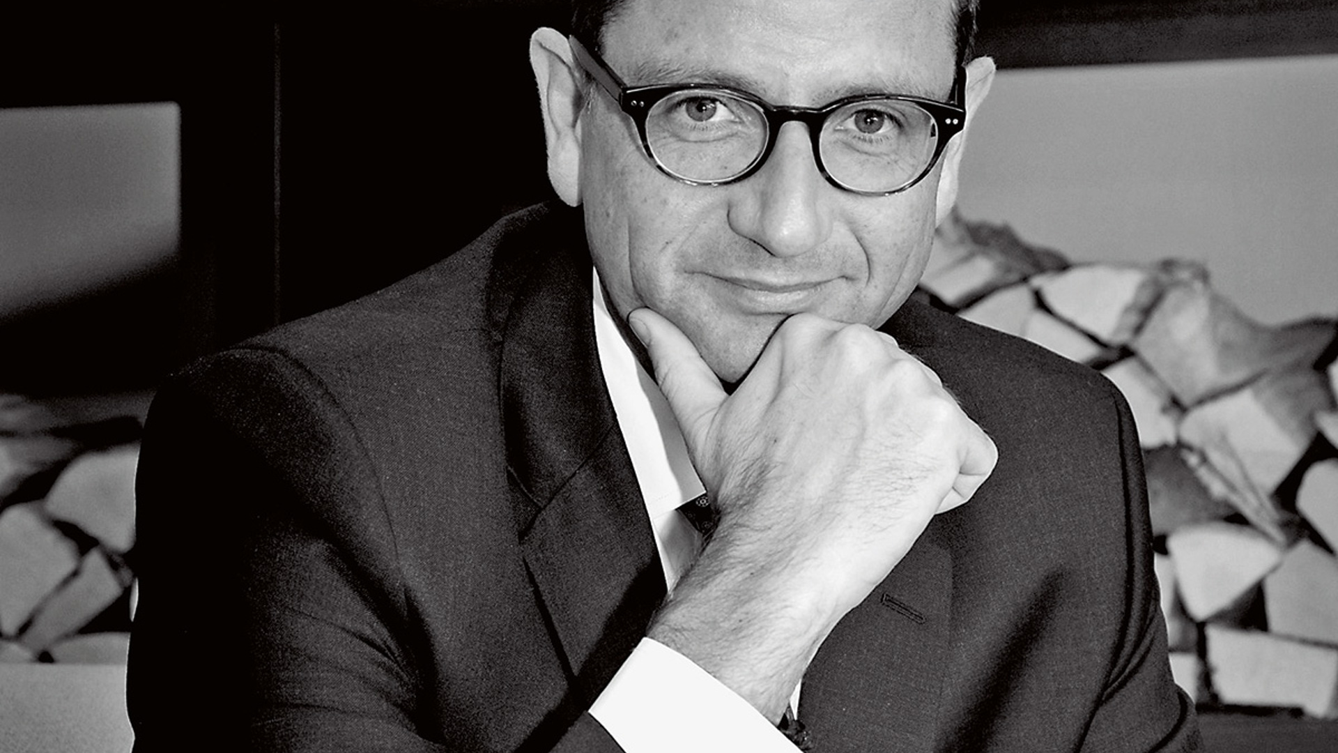 stephan-post.jpg stephan-post.jpg