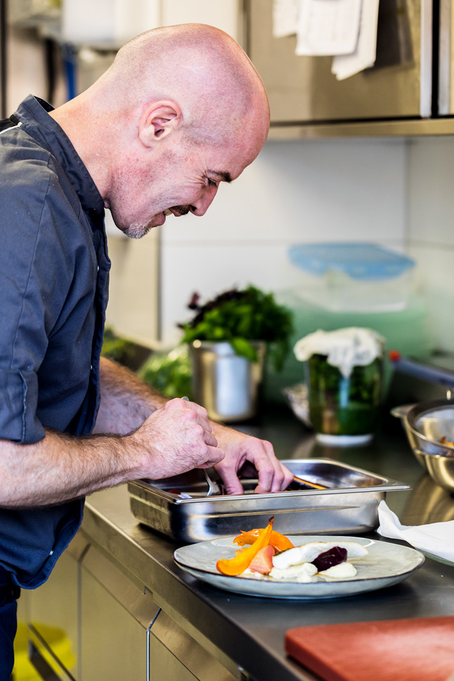 Küchenchef Lucien Stalder kocht, was abgeklärte Genussmenschen suchen und nur selten finden.