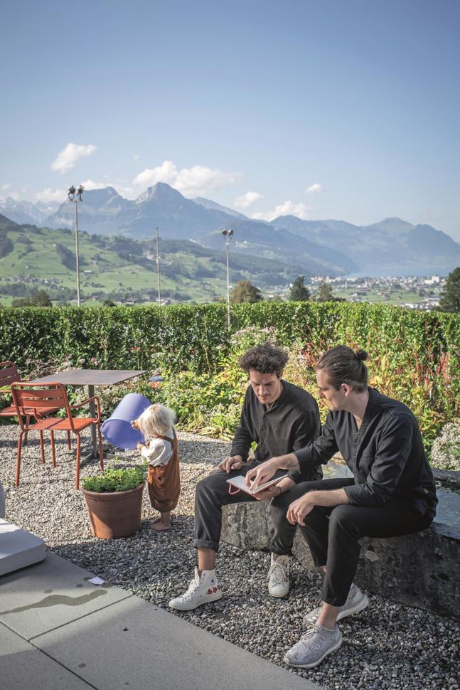 Das passt auch auf der menschlichen Ebene: Mit Souschef Noah Bachofen tauscht sich Dominik Hartmann stetig aus.