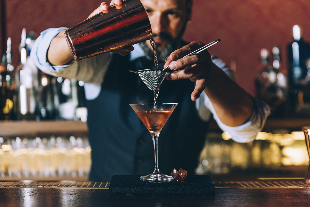 Züri Trinkt wartet nebst Degustationen auch mit einem Barkeeper-Wettbewerb, Workshops, Videopräsentationen und Konzerten auf. Züri Trinkt wartet nebst Degustationen auch mit einem Barkeeper-Wettbewerb, Workshops, Videopräsentationen und Konzerten auf.