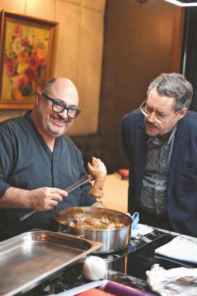 Ein Koch, ein Fuss und ein Nichtkoch