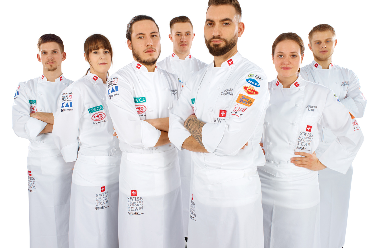 Die Schweizer Kochnationalmannschaft um Teamchef Jordan Thompson (Mitte) gehört zu den Wettbewerbsfavoriten.