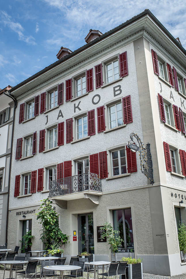 Die Verbindung von Hotel und Restaurant ist ein Glücksfall: Gäste, die abends ausgiebig schlemmen, finden im Jakob auch gleich ein Bett für die Nacht.