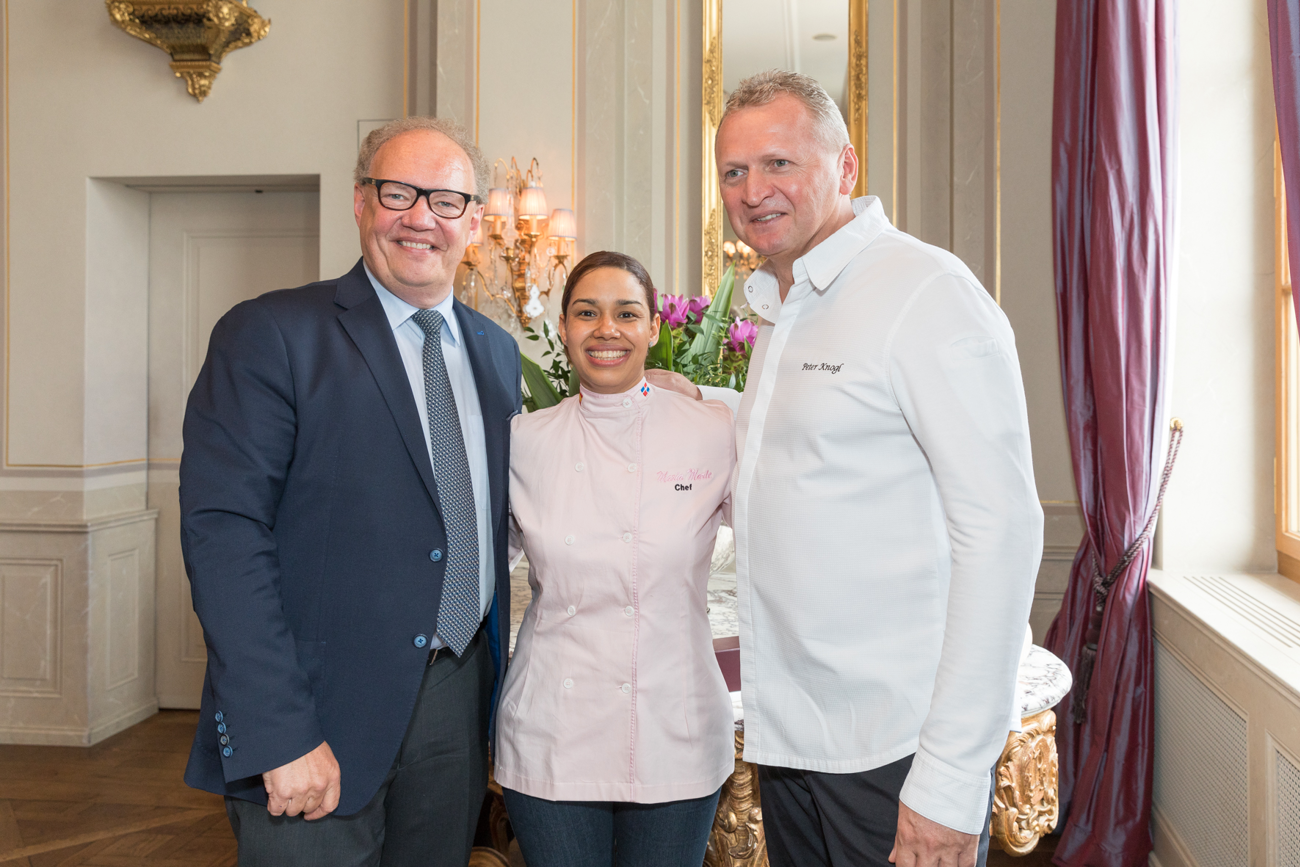 Davidoff-CEO Hans-Kristian Hoejsgaard mit Marìa Marte und Peter Knogl