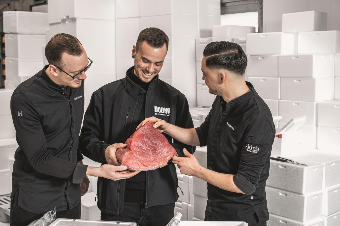 Mit Mike Suppiger (Mitte) von Hugo Dubno pflegen Kevin Romes und sein Souschef Pascal Hobler (rechts) engen Kontakt.